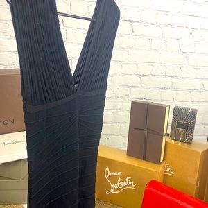 Wow Couture Sleeveless thick body conscious size S ( Small) thick material.